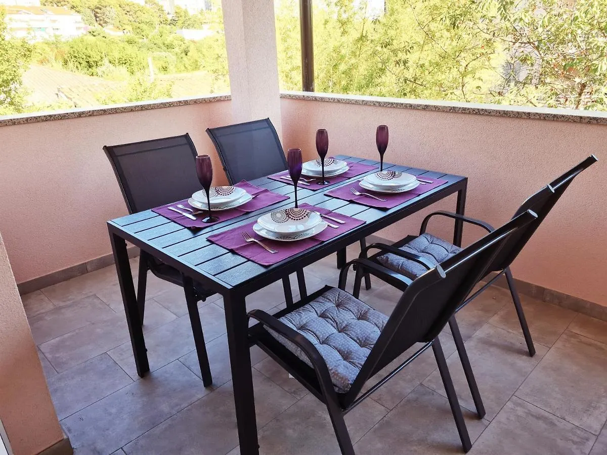 Apartment Tomas Near The Beach Pula